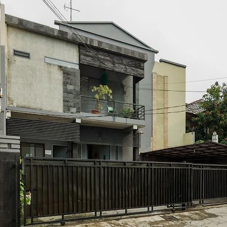 Reddoorz Syariah Near Pondok Indah Mall 3 Jakarta Ngoại thất bức ảnh