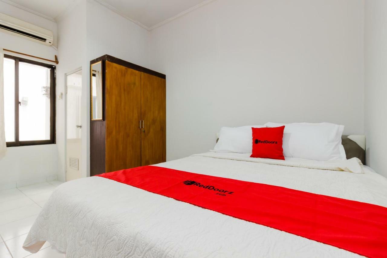 Reddoorz Syariah Near Pondok Indah Mall 3 Jakarta Ngoại thất bức ảnh