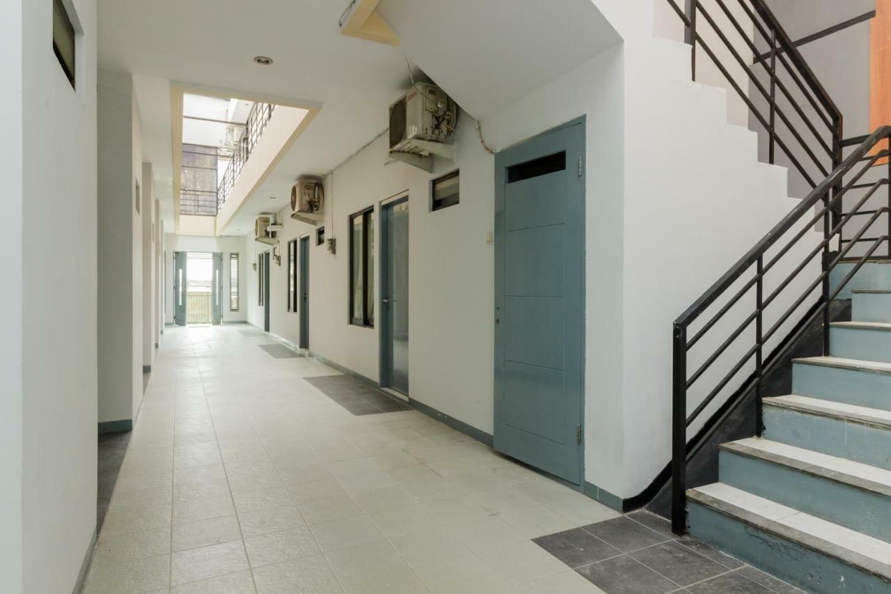 Reddoorz Syariah Near Pondok Indah Mall 3 Jakarta Ngoại thất bức ảnh