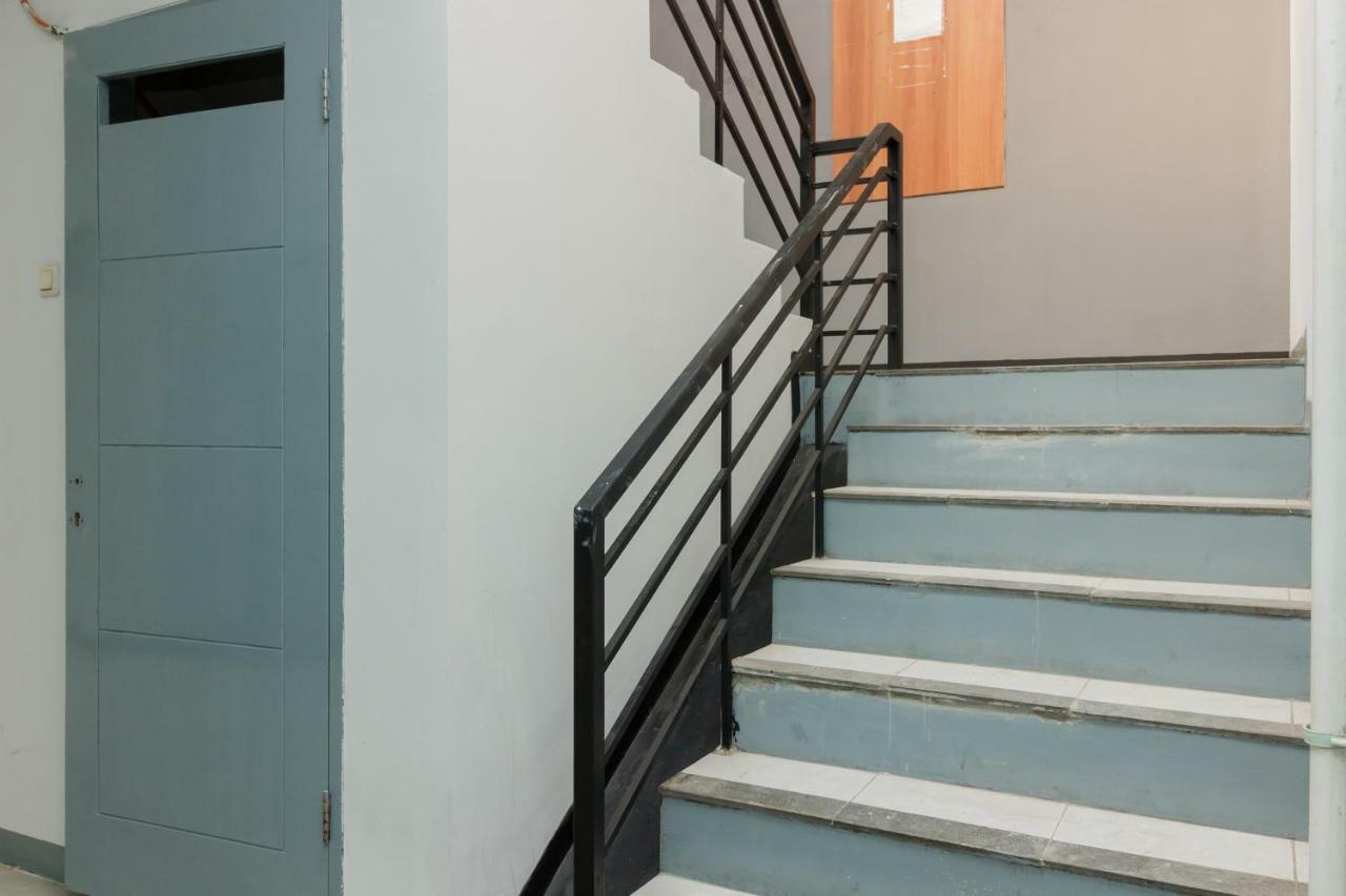 Reddoorz Syariah Near Pondok Indah Mall 3 Jakarta Ngoại thất bức ảnh